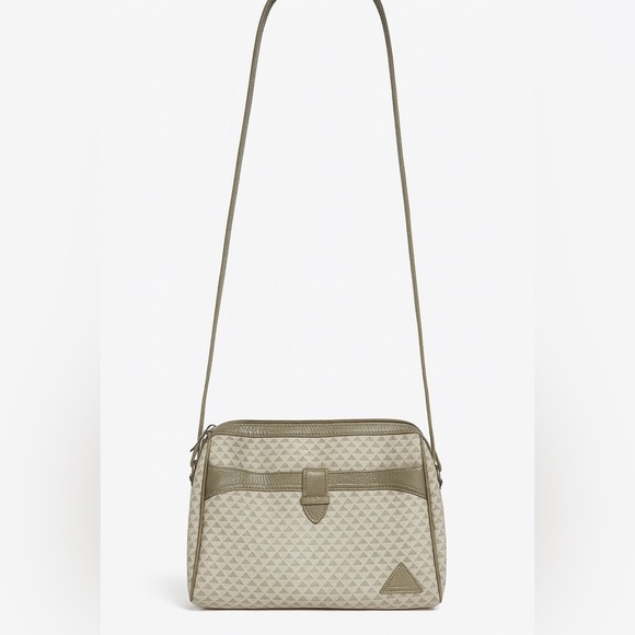 Liz Claiborne Handbags - Liz Claiborne Classic Tan Purse Shoulder Bag – Retro 1980s Style